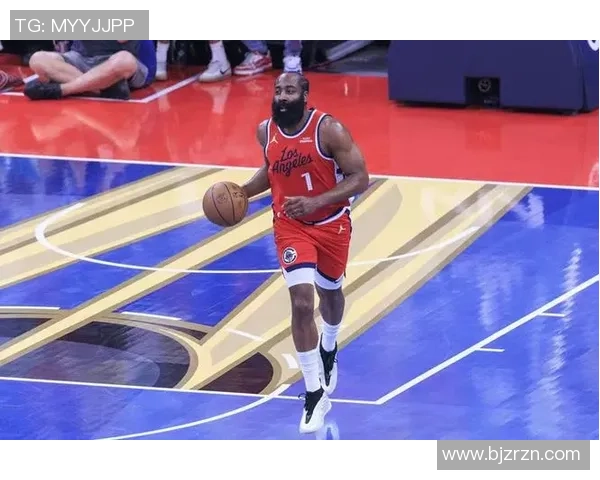 新科榜眼哈珀手感冰冷半场仅得2分表现低迷球队进攻受阻 新科榜眼哈珀手感冰冷半场仅得2分表现低迷球队进攻受阻